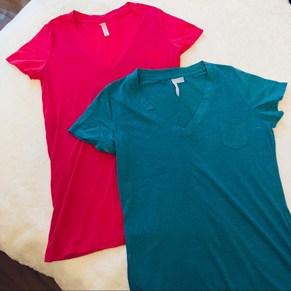 NEW Set of V-Neck T-Shirts ♥️